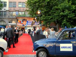 2011.07.06 Premiere _ Nichts zu verzollen, Aussenansicht_5